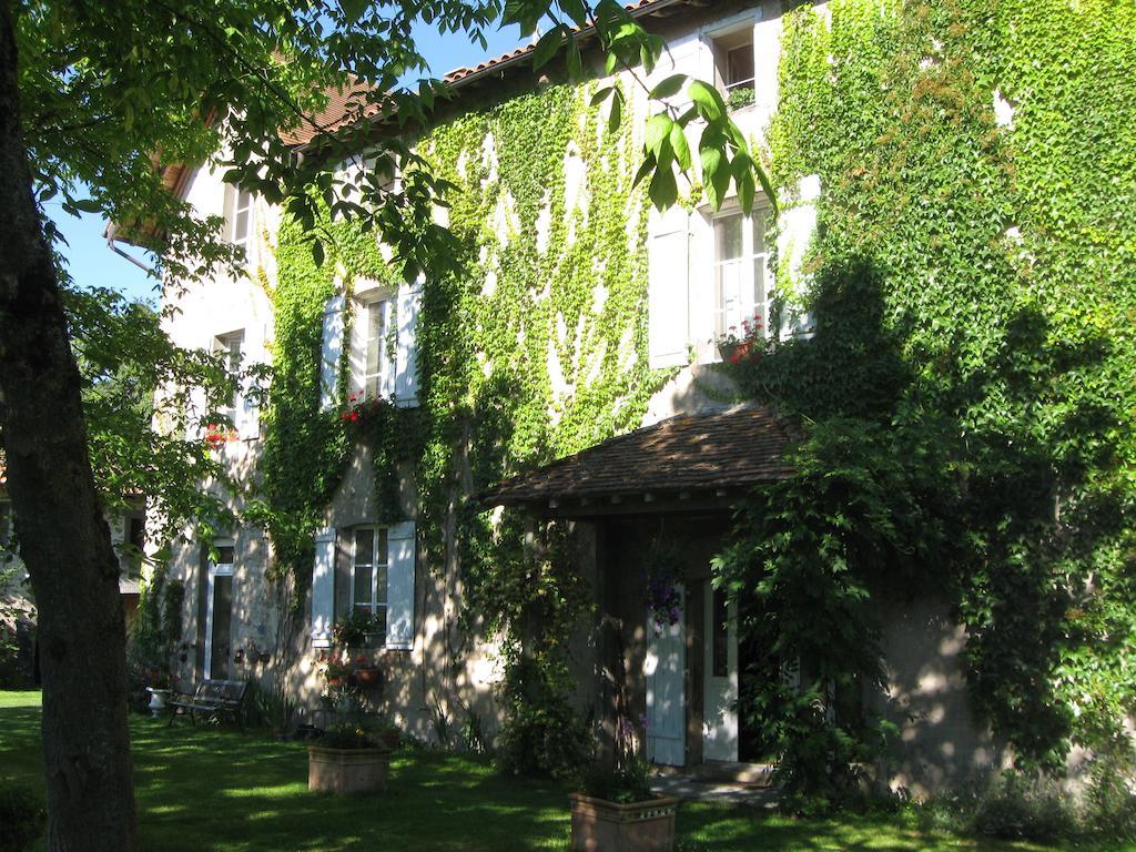 Le Domaine De Panissac Bed & Breakfast Berneuil  Exterior photo